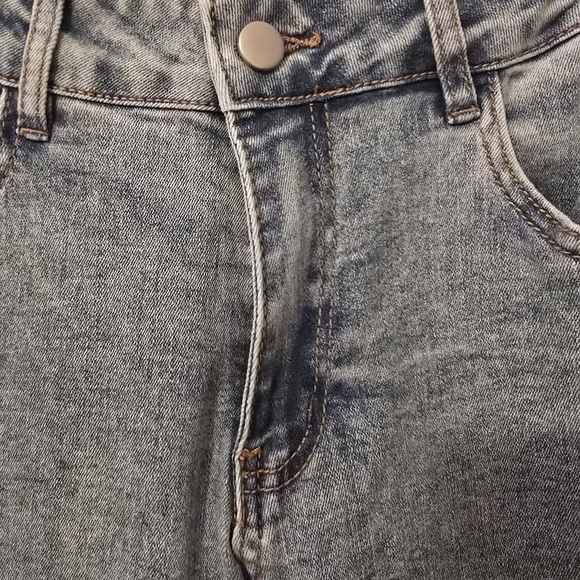 ✨ BlueB Rhinestone Chain Jeans – Size Small ✨ - Picture 5 of 8